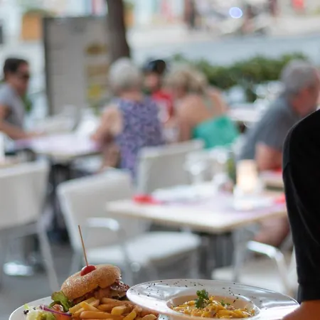 エォロ ホテル 3*